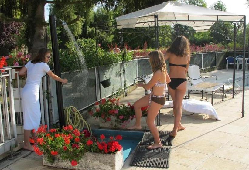 Отель Hôtel Acostel