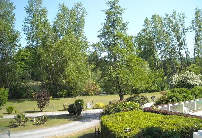 Отель Hôtel Acostel