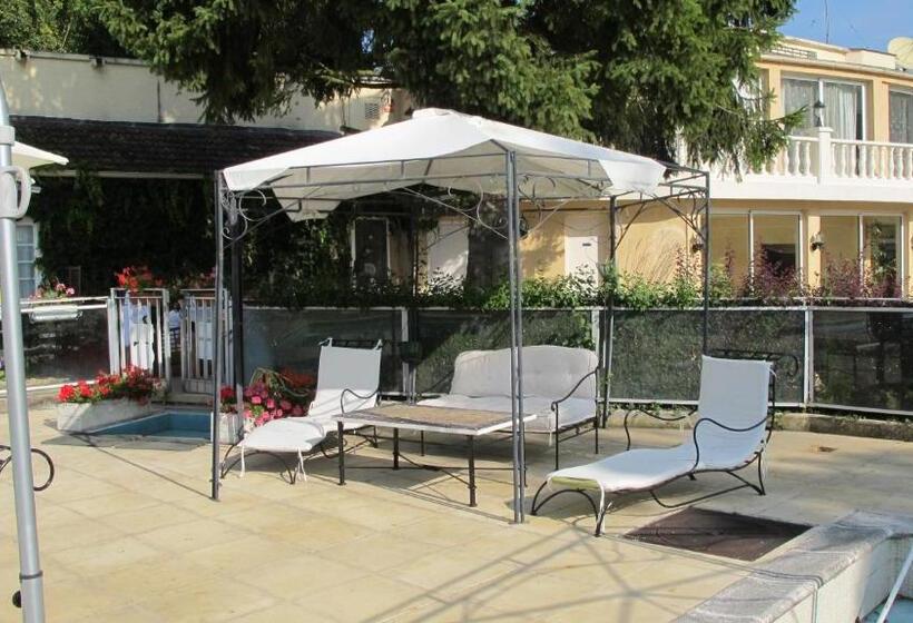 Отель Hôtel Acostel