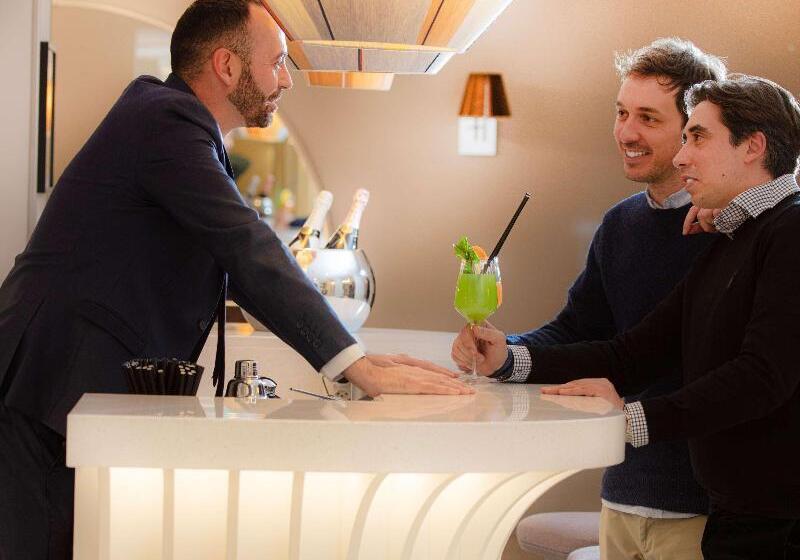 فندق Mercure Fribourg Centre Remparts