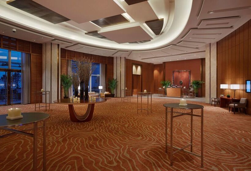 Отель Hyatt Regency Qingdao