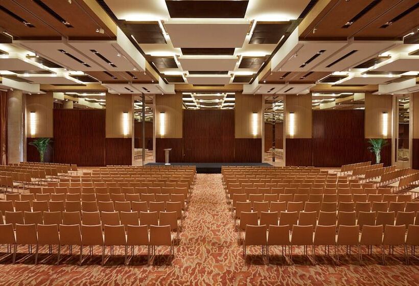 Отель Hyatt Regency Qingdao