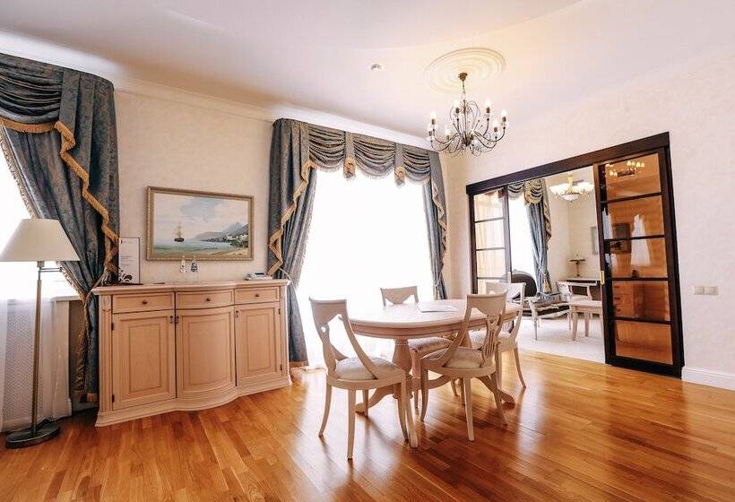 هتل Imperial Club Delux