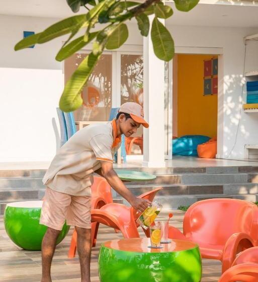 בית מלון כפרי J Negombo