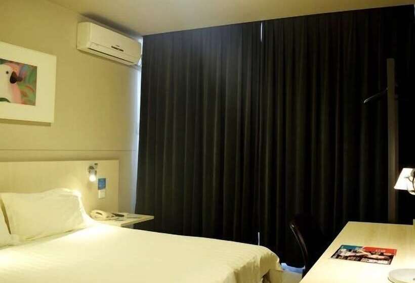 Отель Jinjiang Inn Kunming Xichang Road Jinma Biji Historic Site