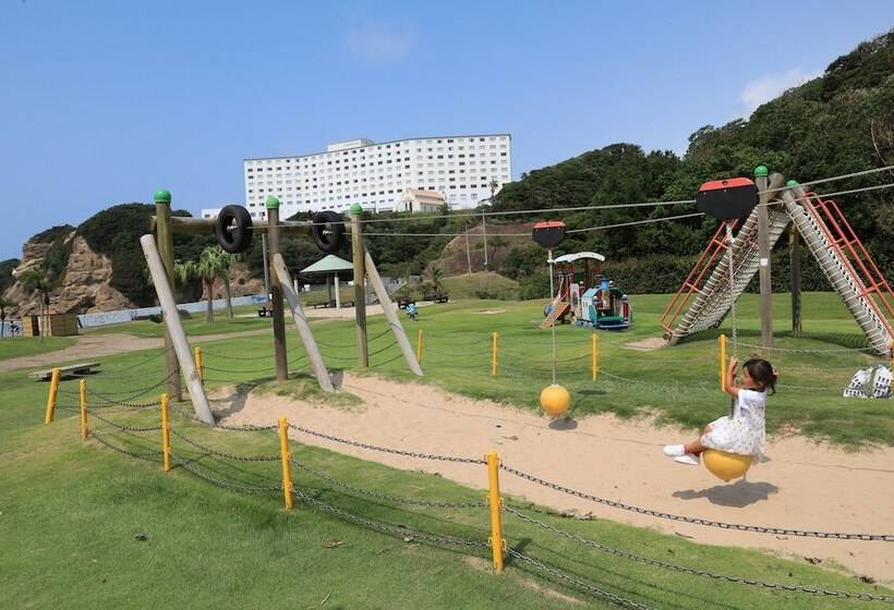 Отель Grand Mercure Wakayama Minabe Resort & Spa