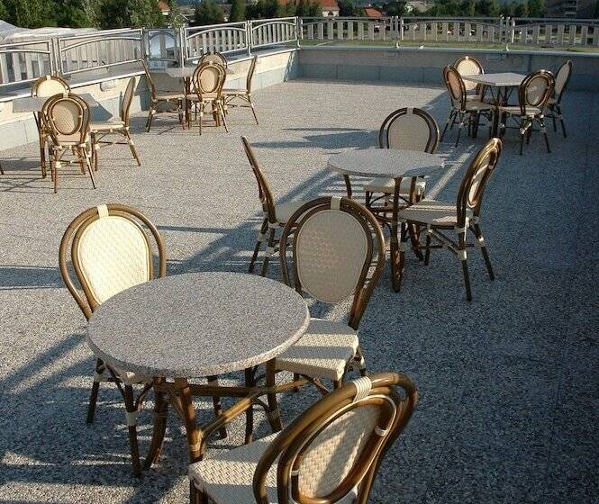 هتل Krek Superior