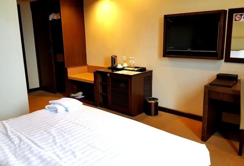 فندق Lintas View