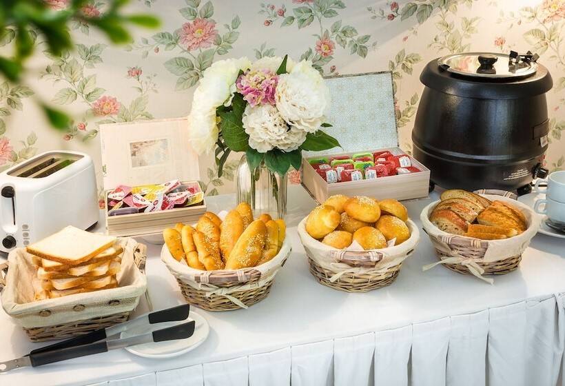 호텔 Matreshka Plaza