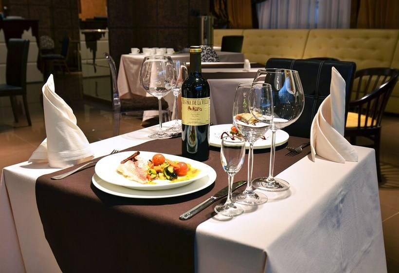 호텔 Matreshka Plaza