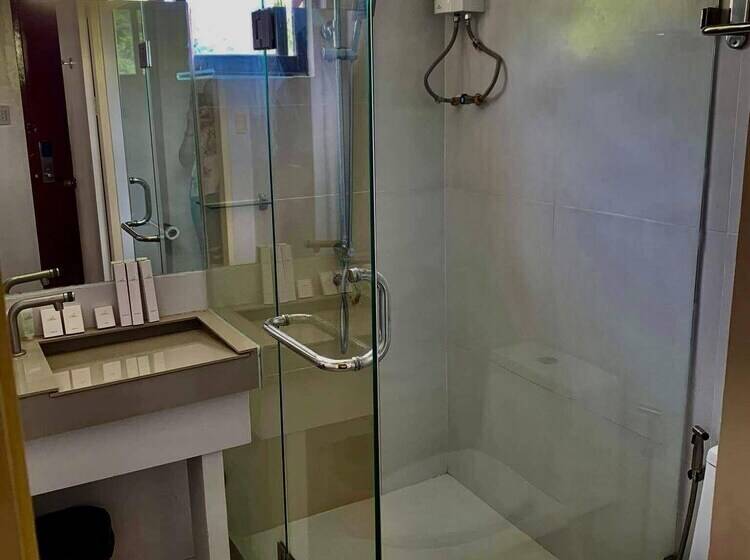 هتل My Little Island