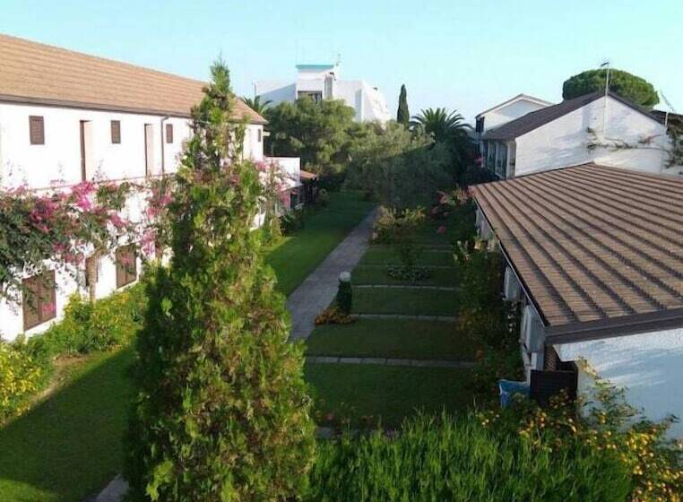 هتل Nausicaa Village