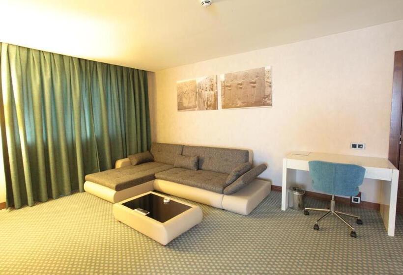 Nevali Hotel & Convention Center