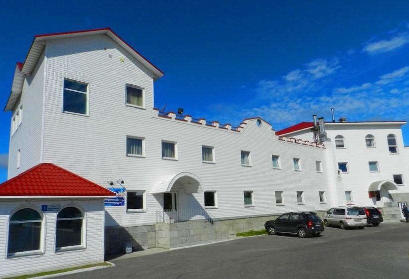 هتل Ogni Murmanska