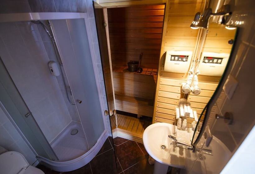 هتل Ogni Murmanska