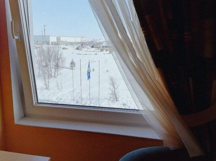 هتل Ogni Murmanska