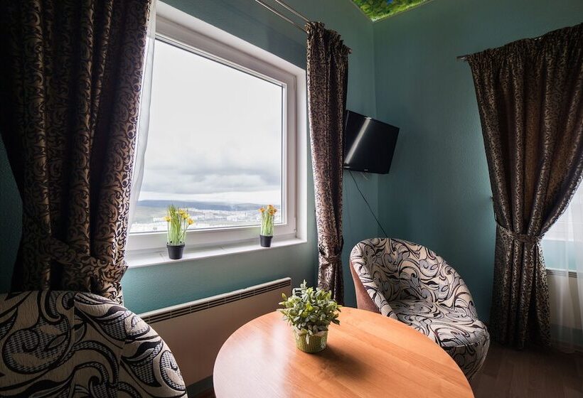 هتل Ogni Murmanska