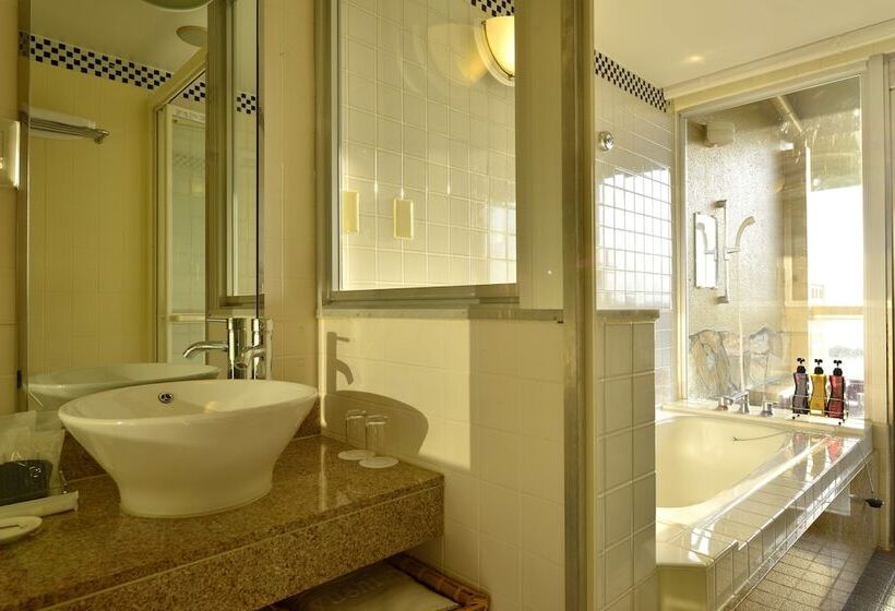 فندق Okinawa Kariyushi Resort Exes Ishigaki