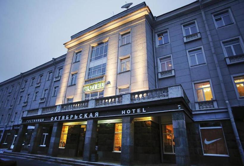 هتل Oktyabrskaya