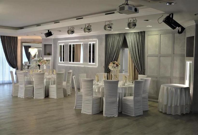 هتل Oktyabrskaya Ulyanovsk