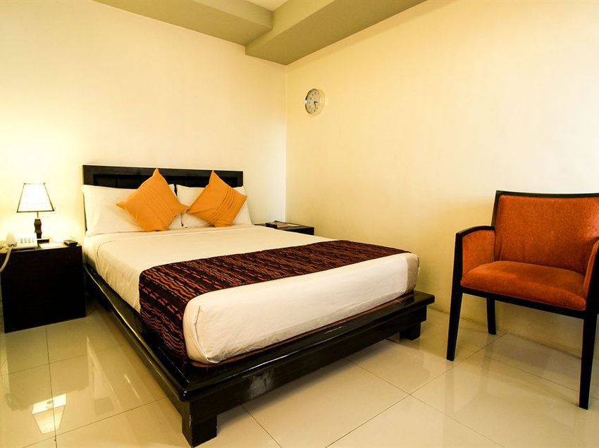 호텔 Reddoorz Plus @ One Liberty Kalayaan Avenue