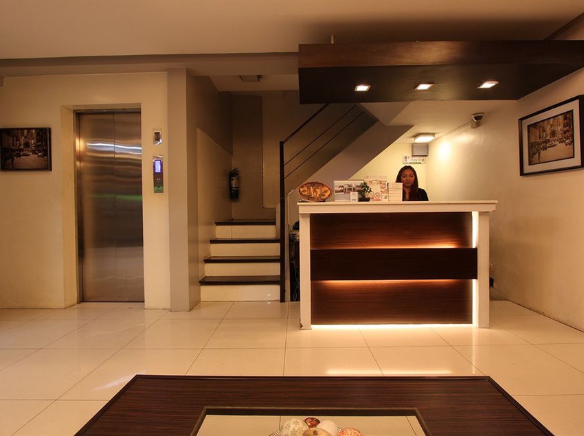 호텔 Reddoorz Plus @ One Liberty Kalayaan Avenue