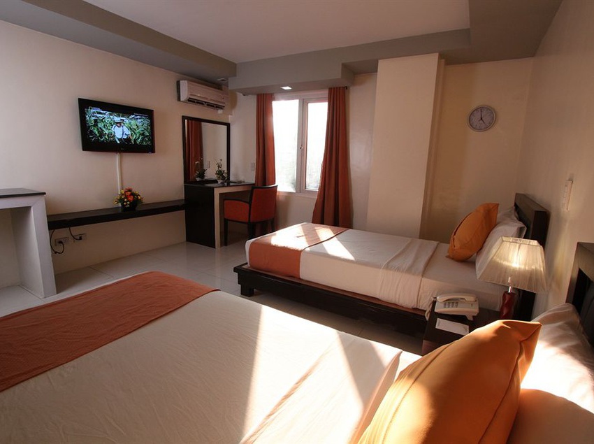 호텔 Reddoorz Plus @ One Liberty Kalayaan Avenue