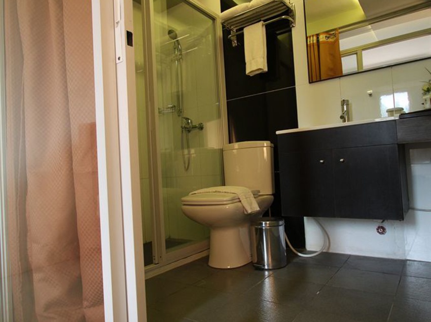 호텔 Reddoorz Plus @ One Liberty Kalayaan Avenue