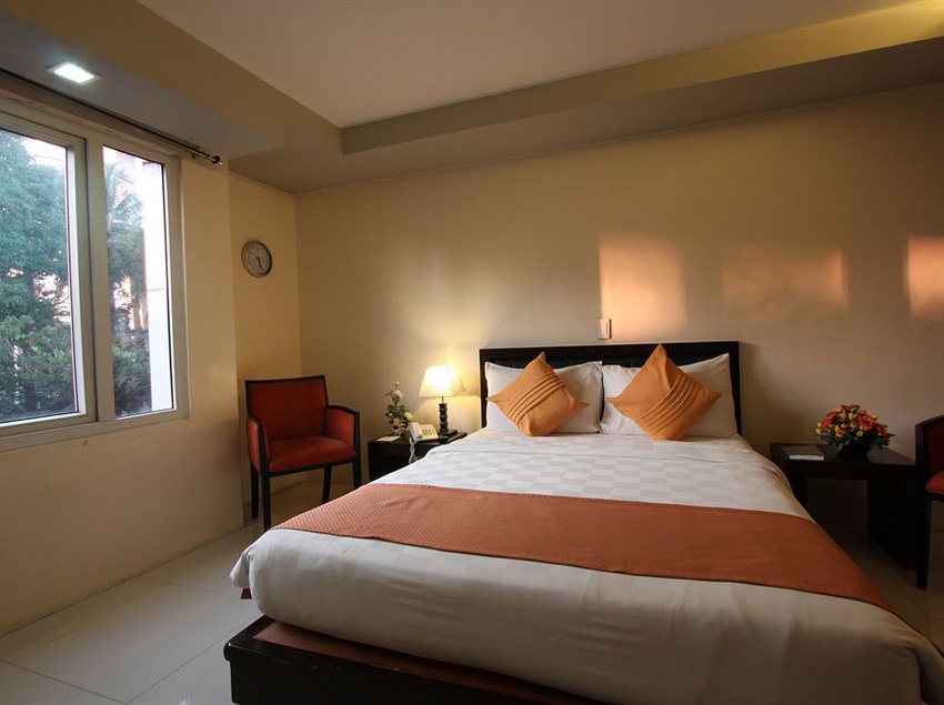 호텔 Reddoorz Plus @ One Liberty Kalayaan Avenue