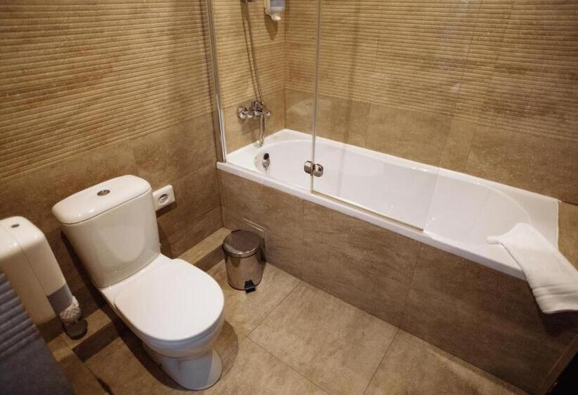 هتل Optima Collection Zhytomyr