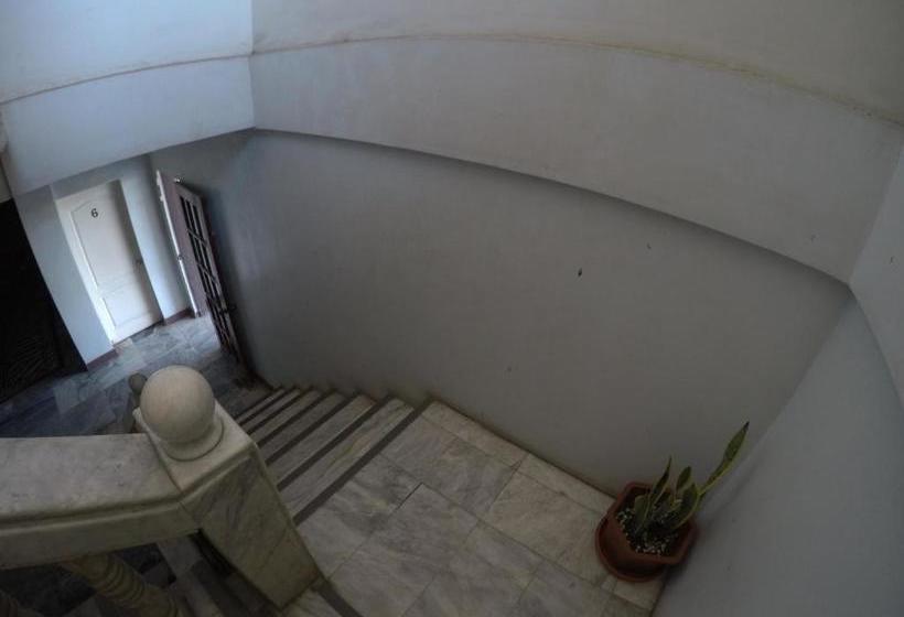 Hotel Pe Re Aristo Guesthouse