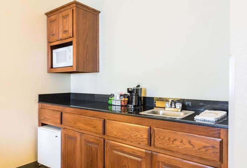 호텔 Quality Inn & Suites Alma   Fort Smith Northeast