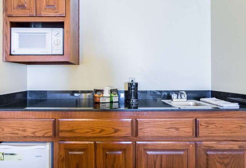 호텔 Quality Inn & Suites Alma   Fort Smith Northeast