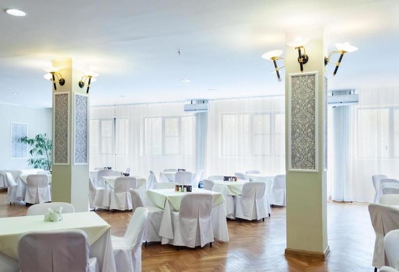 Отель Devon Medical & Spa