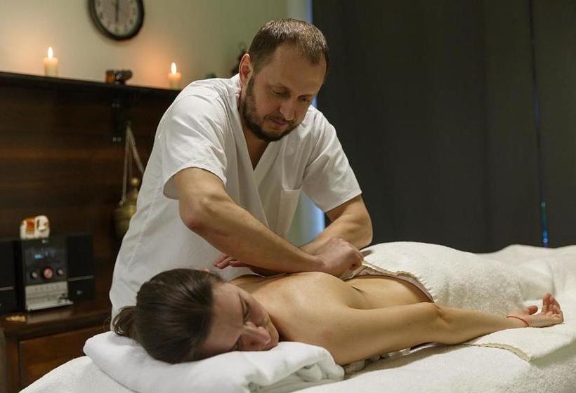 Отель Devon Medical & Spa