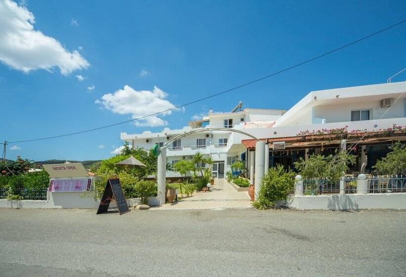 בית מלון כפרי Sea Harmony