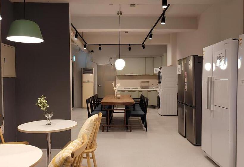 ホテル Ssh Icon Hostel