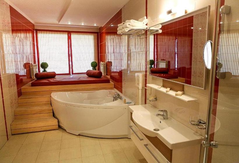 هتل Stepnaya Palmira