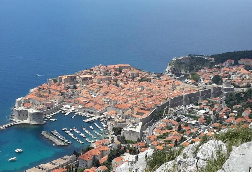 فندق Sunny House Free Parking