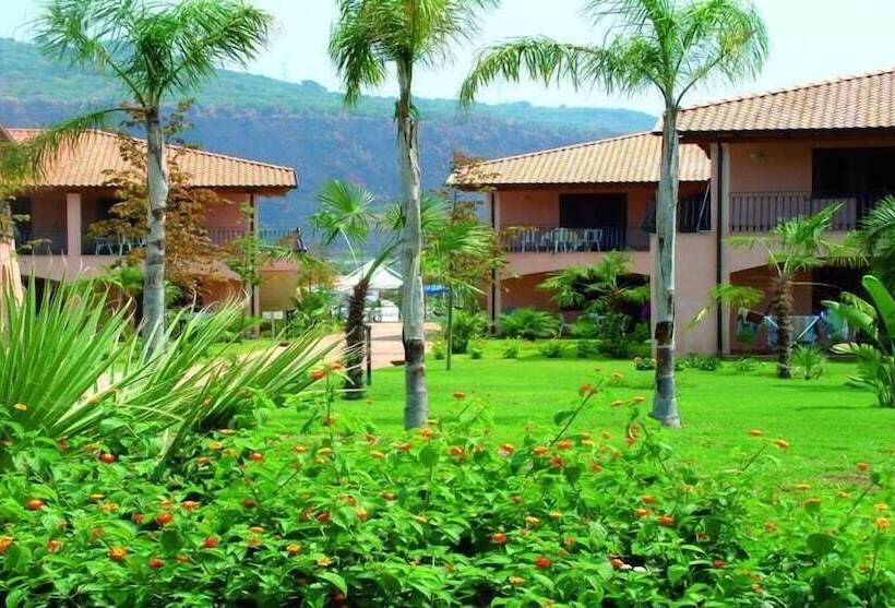 فندق Th Pizzo Calabro   Porto Ada Village