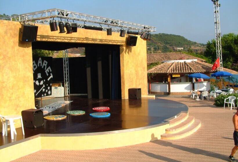 فندق Th Pizzo Calabro   Porto Ada Village