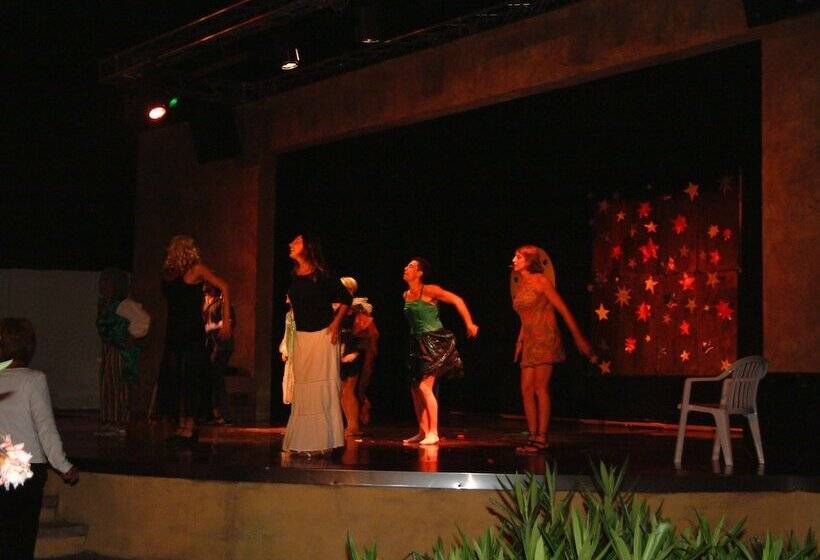 فندق Th Pizzo Calabro   Porto Ada Village