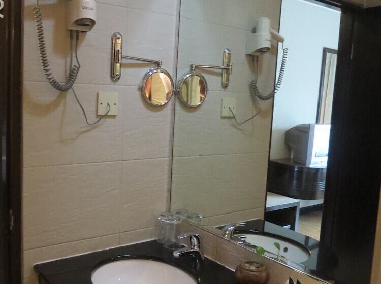 בית מלון כפרי The Mark S Lodge