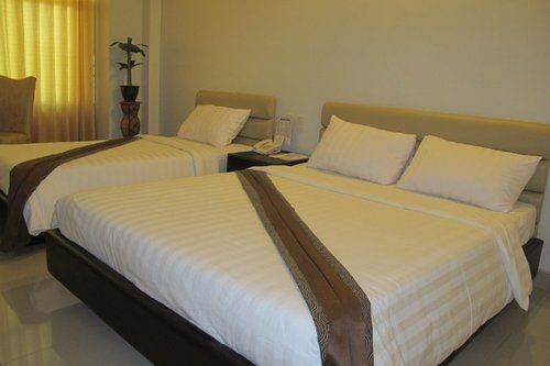 ホテル The Metropolis Suites Davao