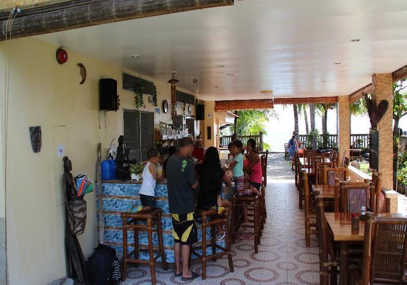 هتل Wellbeach Dive Resort