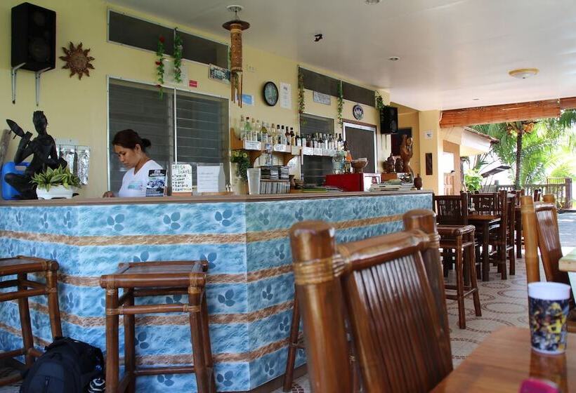 هتل Wellbeach Dive Resort