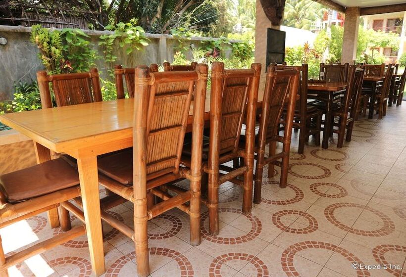 هتل Wellbeach Dive Resort