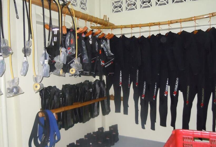 هتل Wellbeach Dive Resort