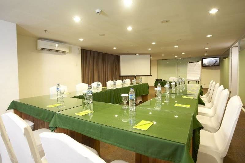 Whiz Hotel Pemuda Semarang