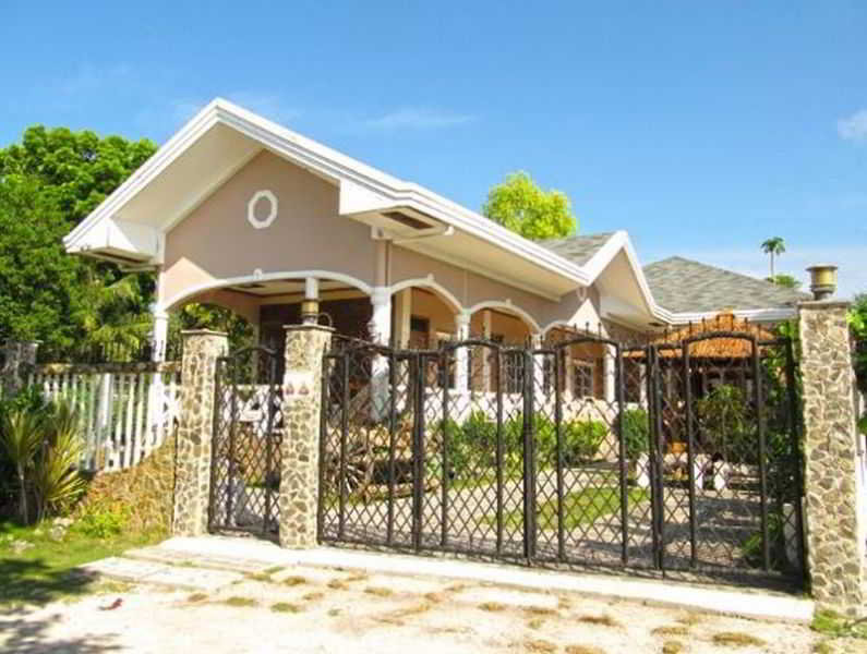 Отель Yuken Mari Beach Haus